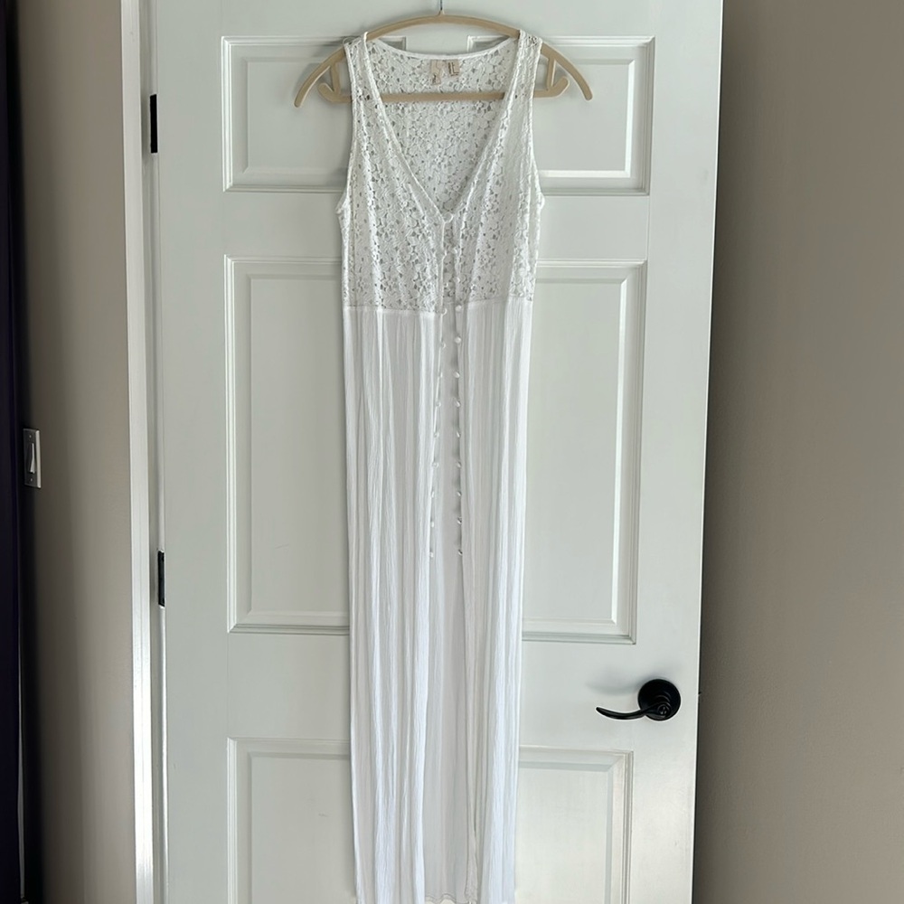 White lace dress
